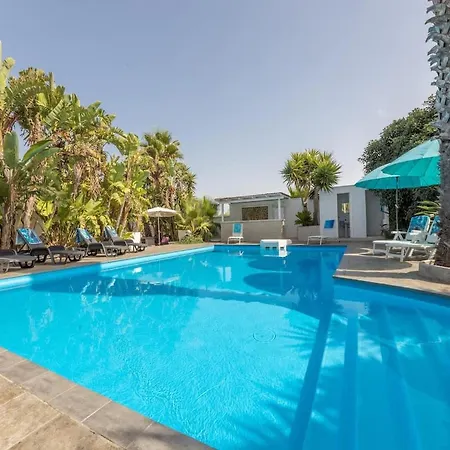 Villa Luxurious Coastal In *